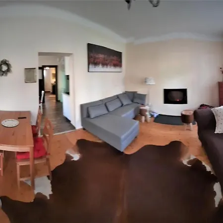 Jilemnice, Cely Prostorny Dum Jen Pro Vas S 5 Loznicemi V Centru S Uzavrenou Zahradou Ferienhaus