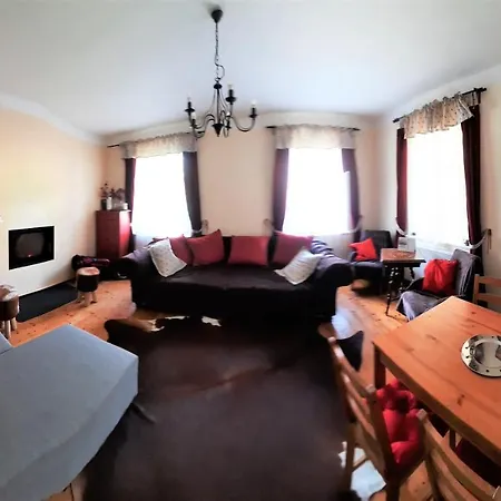 Ferienhaus Jilemnice, Cely Prostorny Dum Jen Pro Vas S 5 Loznicemi V Centru S Uzavrenou Zahradou *