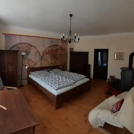 Ferienhaus Jilemnice, Cely Prostorny Dum Jen Pro Vas S 5 Loznicemi V Centru S Uzavrenou Zahradou