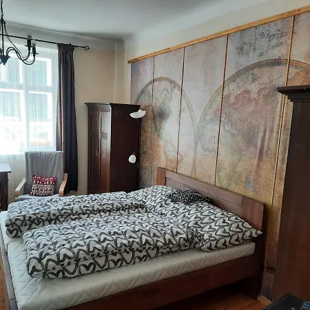 Jilemnice, Cely Prostorny Dum Jen Pro Vas S 5 Loznicemi V Centru S Uzavrenou Zahradou Ferienhaus *